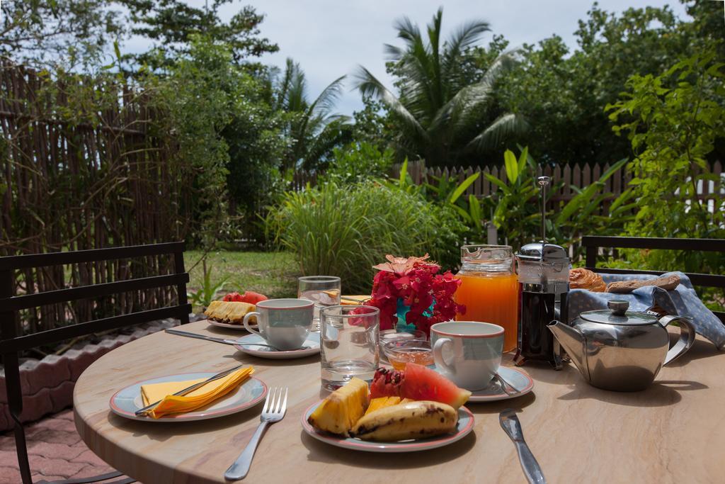 L'Hirondelle Self Catering Guest House Anse Volbert Village Esterno foto